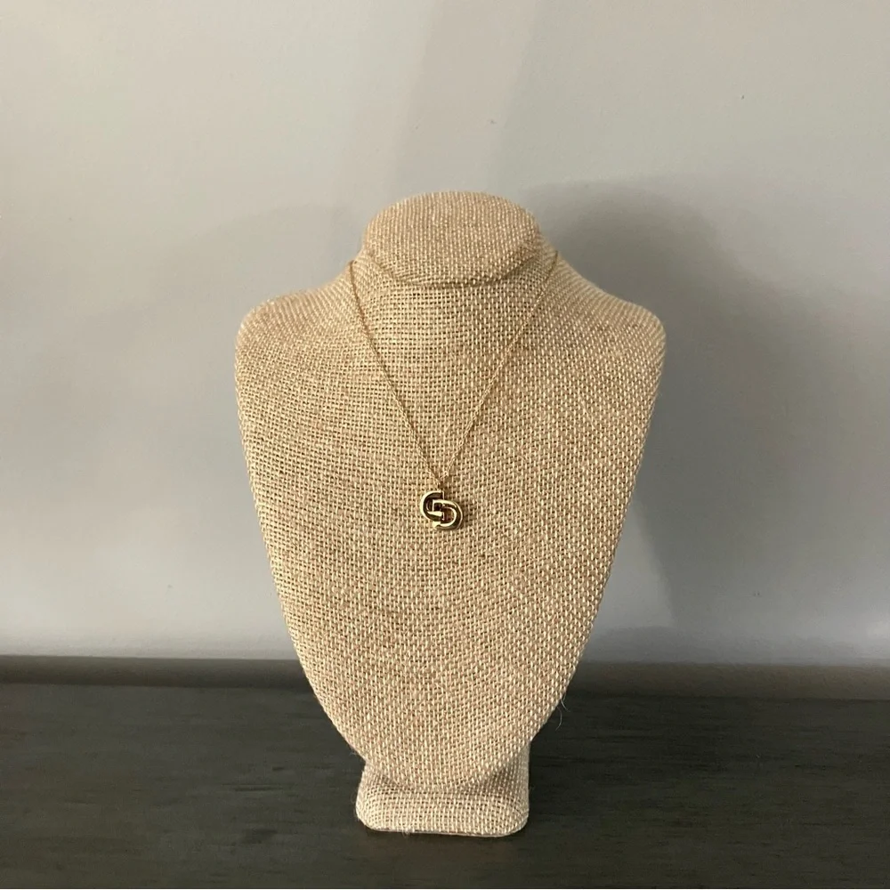 Elegant Dior Gold Necklace - Picture 3 of 5